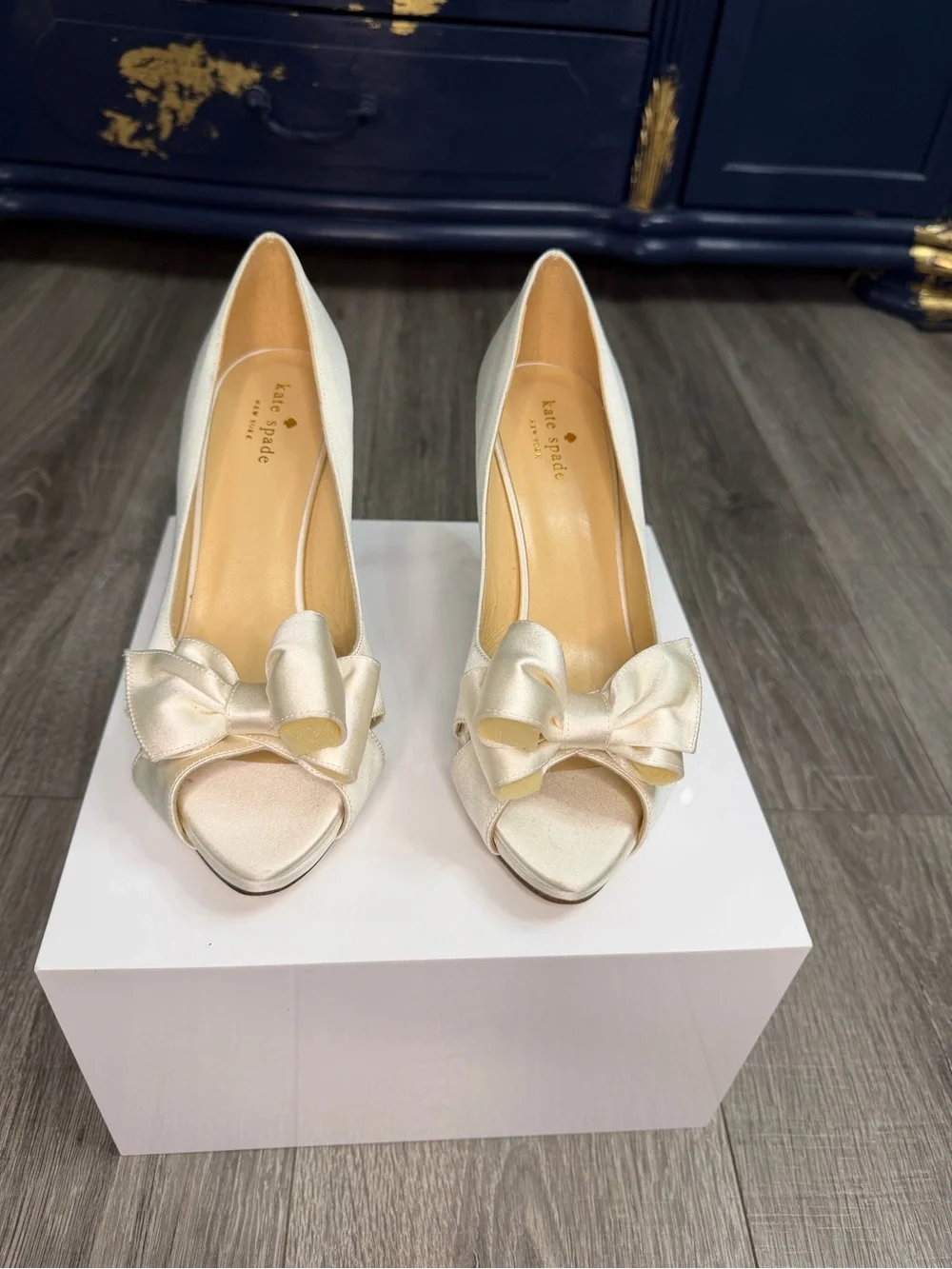 Vintage Kate Spade Ivory Satin Peep-Toe Bow Heels size 8.5